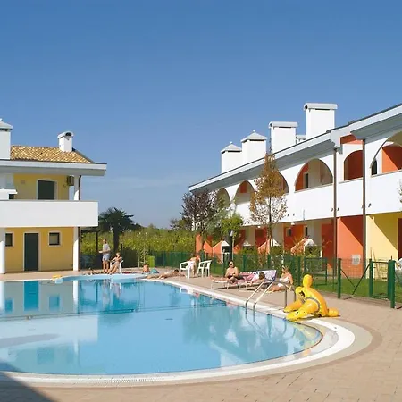 Lovely Flat With Swimming Pool And Ac ビビオーネ
