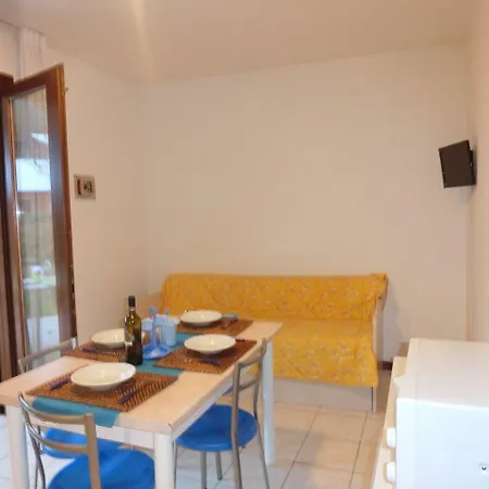 Διαμέρισμα Lovely Flat With Swimming Pool And Ac Μπιμπιόνε