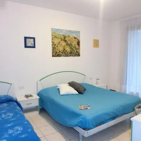 Lovely Flat With Swimming Pool And Ac Μπιμπιόνε